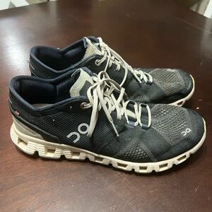 Women’s On Clouds
Navy/cream color